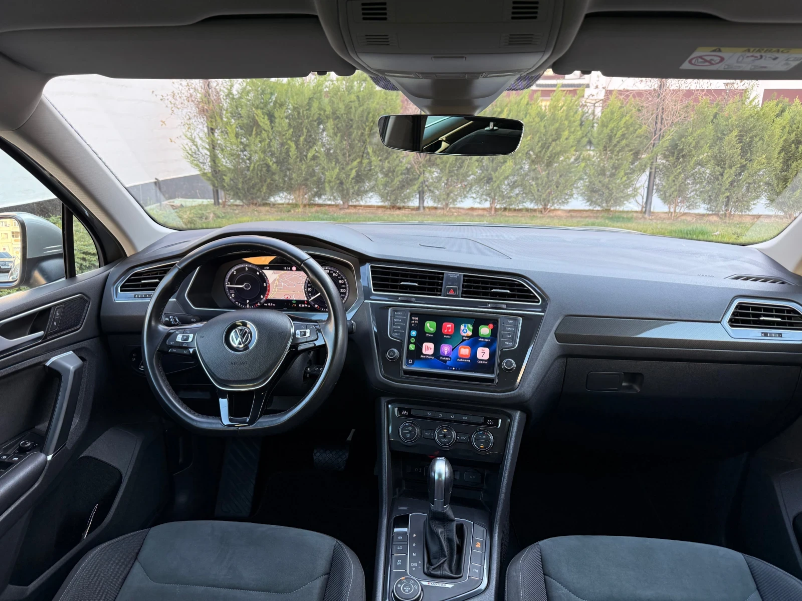 VW Tiguan 2.0TDI/4Motion/FullLED/Distro/LaneAssist, снимка 8 - Автомобили и джипове - 54149815