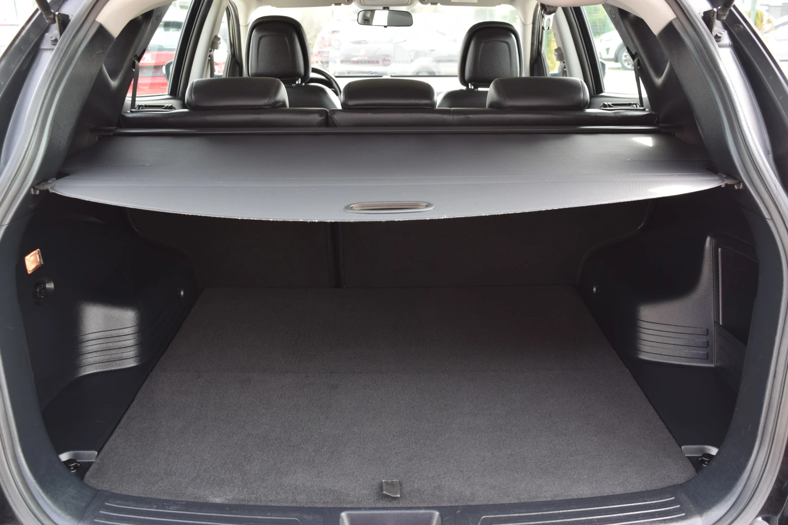 Hyundai IX35 1.7 crdi* Нави* Камера* Подгрев* 6 Скорости, снимка 13 - Автомобили и джипове - 54213908