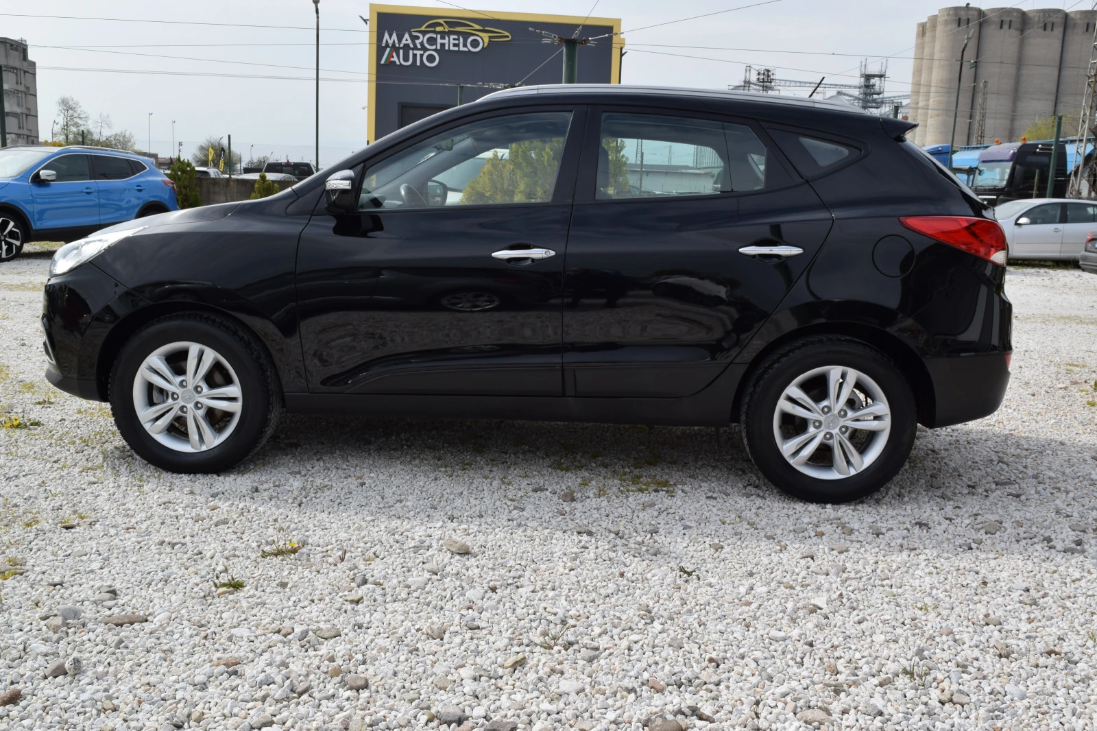 Hyundai IX35 1.7 crdi* Нави* Камера* Подгрев* 6 Скорости, снимка 4 - Автомобили и джипове - 54213908