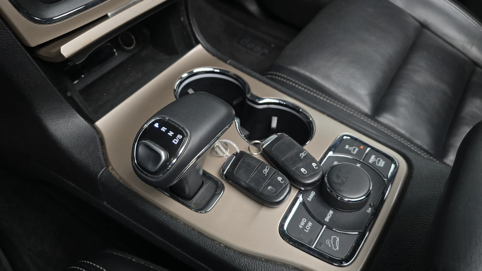 Jeep Cherokee 3.0* BLIND SPOT* ЛЮК* ПОДГРЕВ ВОЛАН* КРАЙНА ЦЕНА, снимка 9 - Автомобили и джипове - 55496110