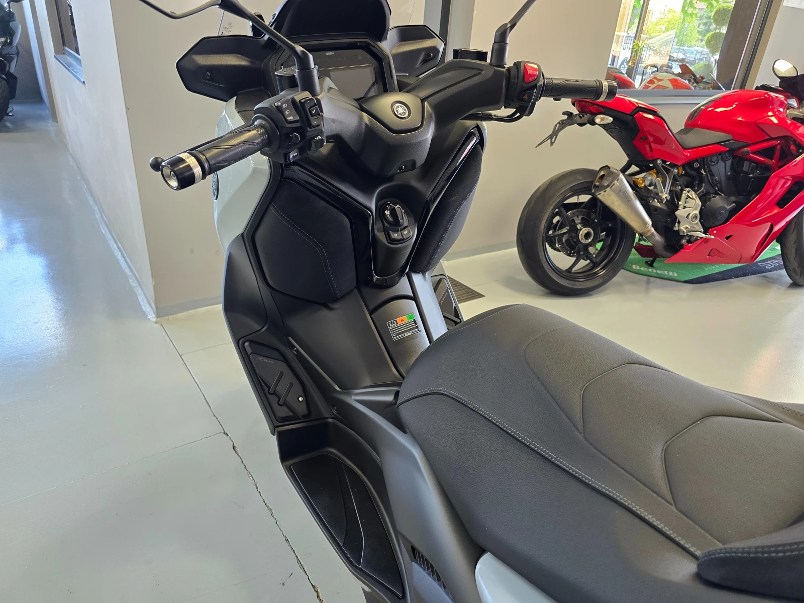 Yamaha X-max 300, TECH MAX + 300, 2026г., снимка 13 - Мотоциклети и мототехника - 54509735
