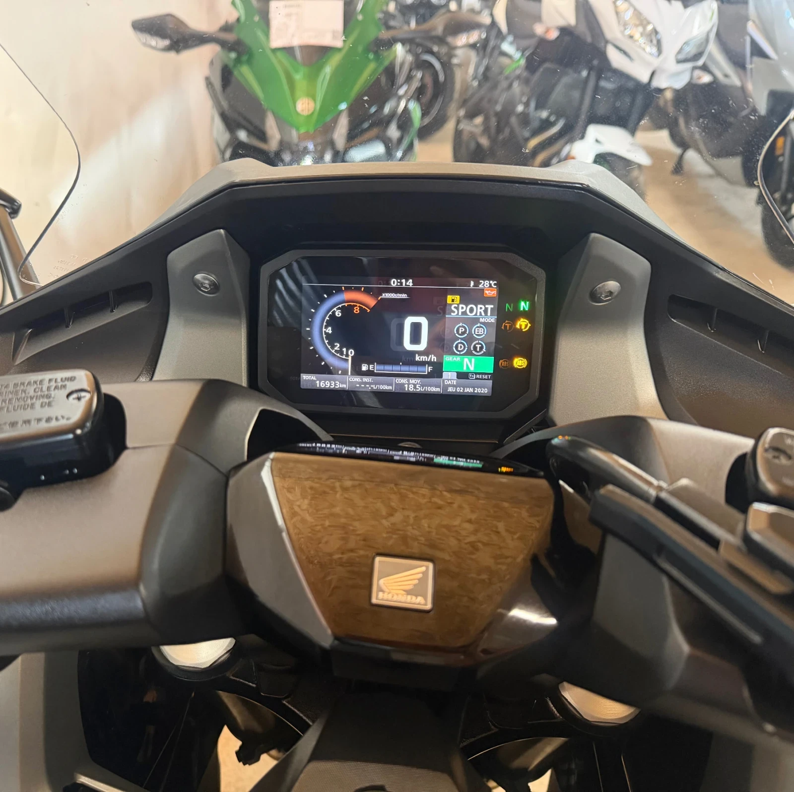 Honda Forza 750i ABS TCS SERVICE BOOK 2024!!, снимка 12 - Мотоциклети и мототехника - 55589008