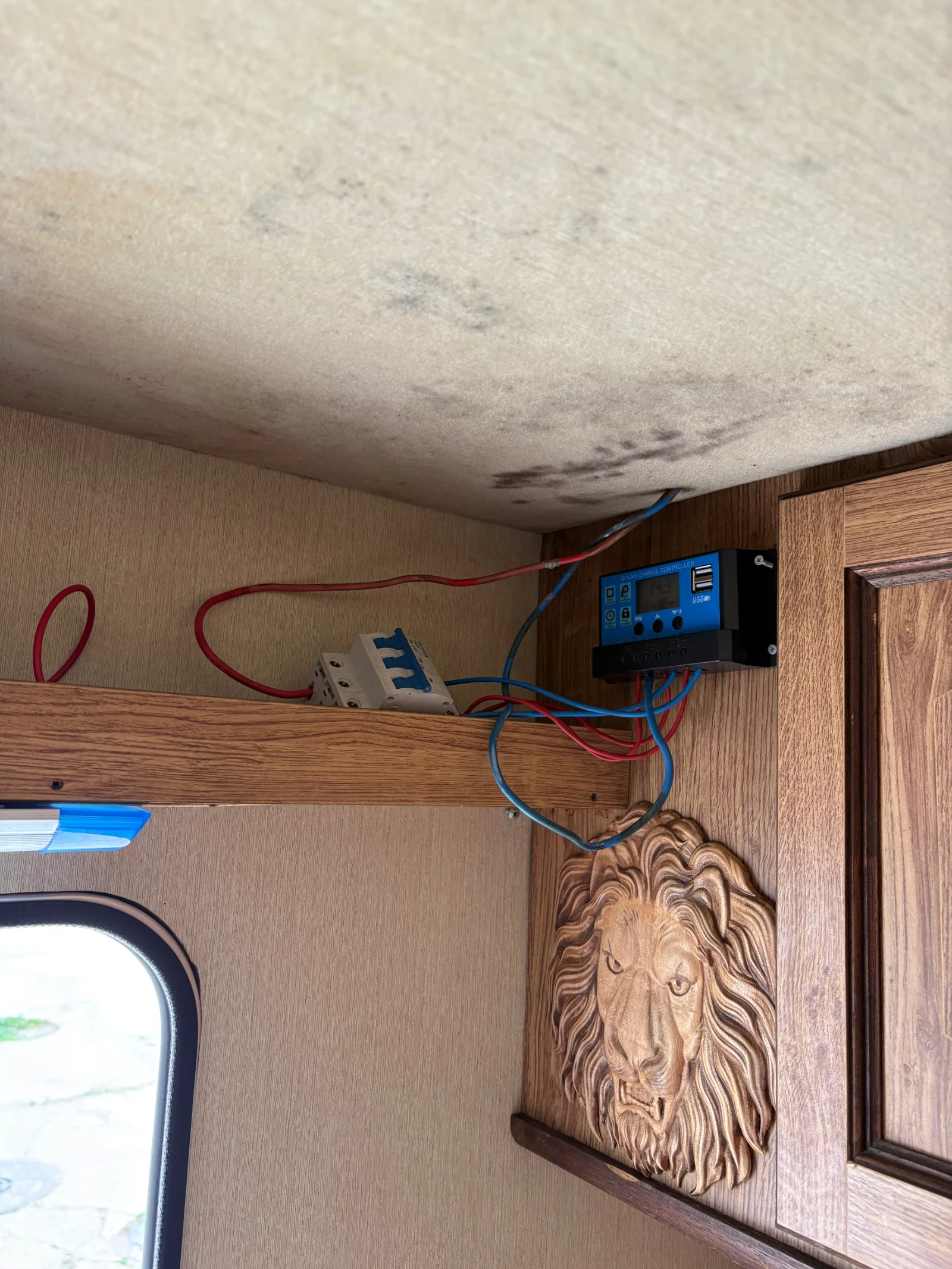 Кемпер Ford Transit, снимка 8 - Каравани и кемпери - 55445402