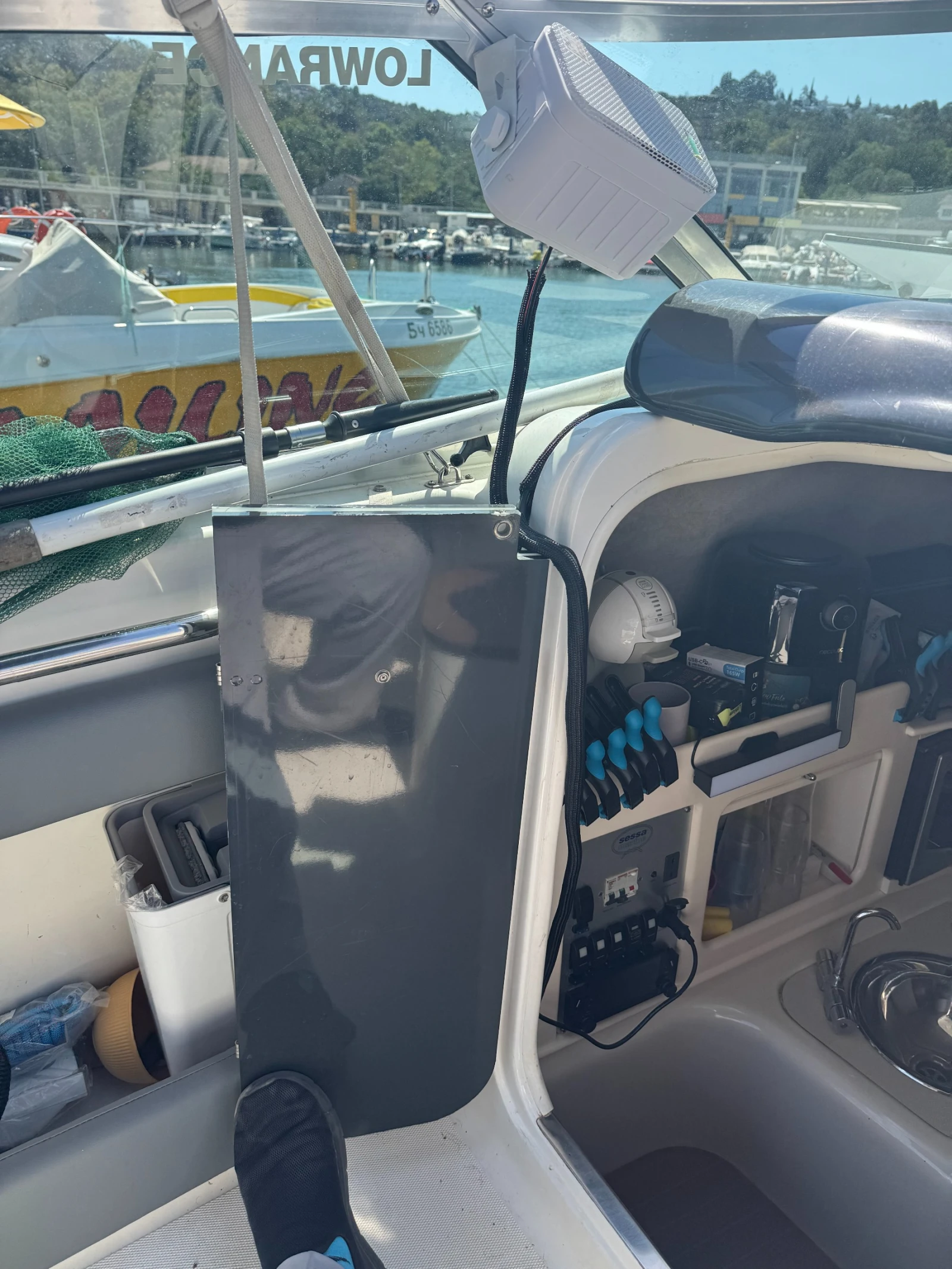 Моторна яхта Sessa Oyster 25, снимка 12 - Воден транспорт - 54167806