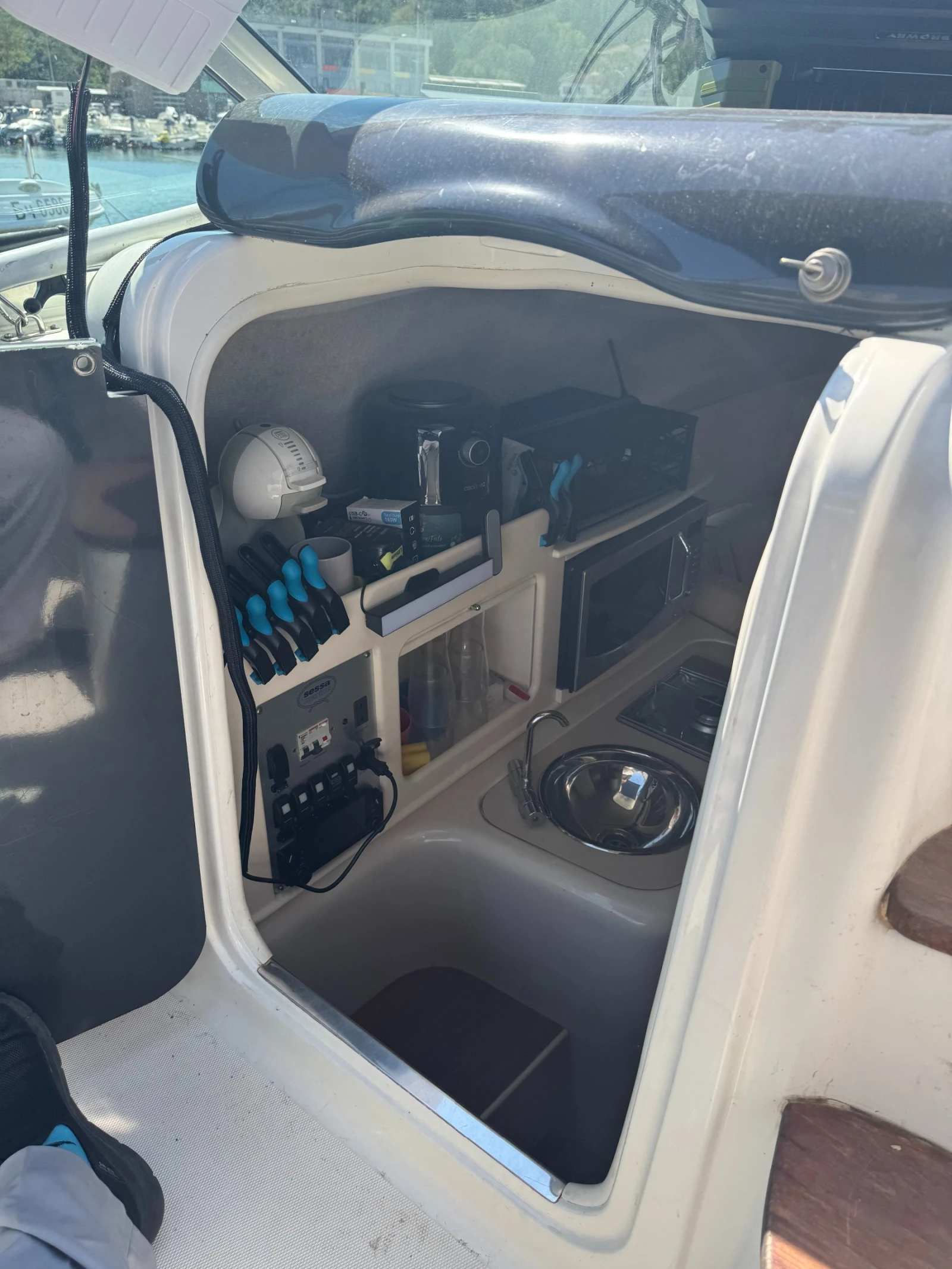 Моторна яхта Sessa Oyster 25, снимка 11 - Воден транспорт - 54167806