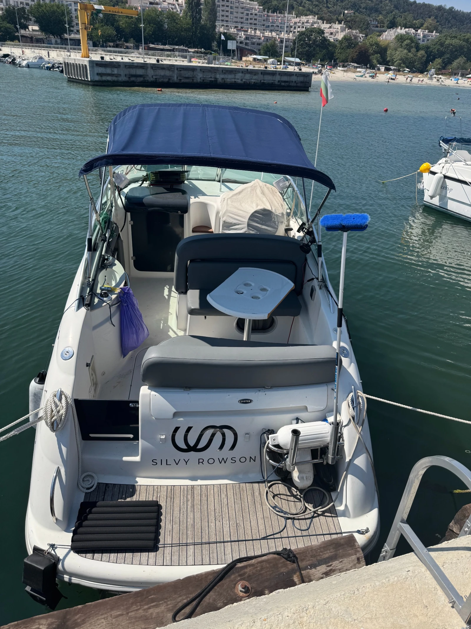 Моторна яхта Sessa Oyster 25