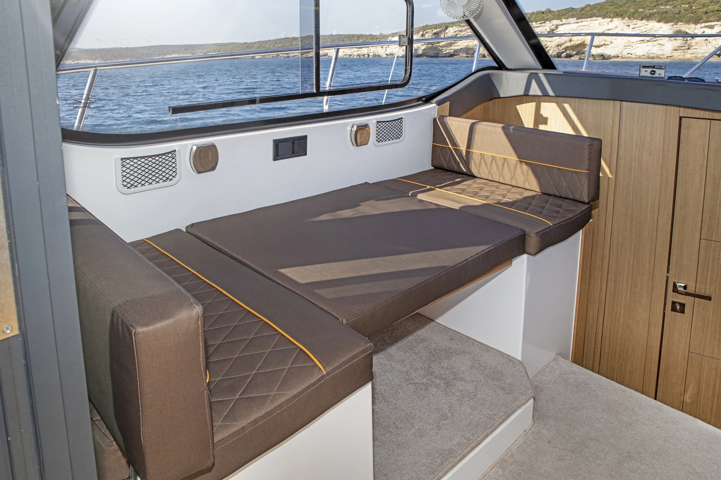 Моторна яхта SunraySunreef Yachts AYDA, снимка 8 - Воден транспорт - 55334581