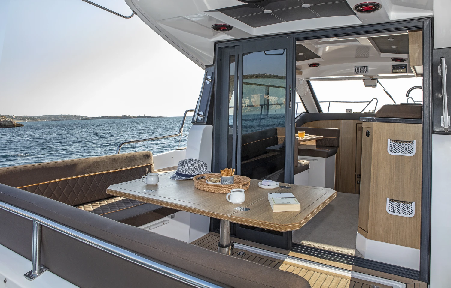 Моторна яхта SunraySunreef Yachts AYDA, снимка 4 - Воден транспорт - 55334581