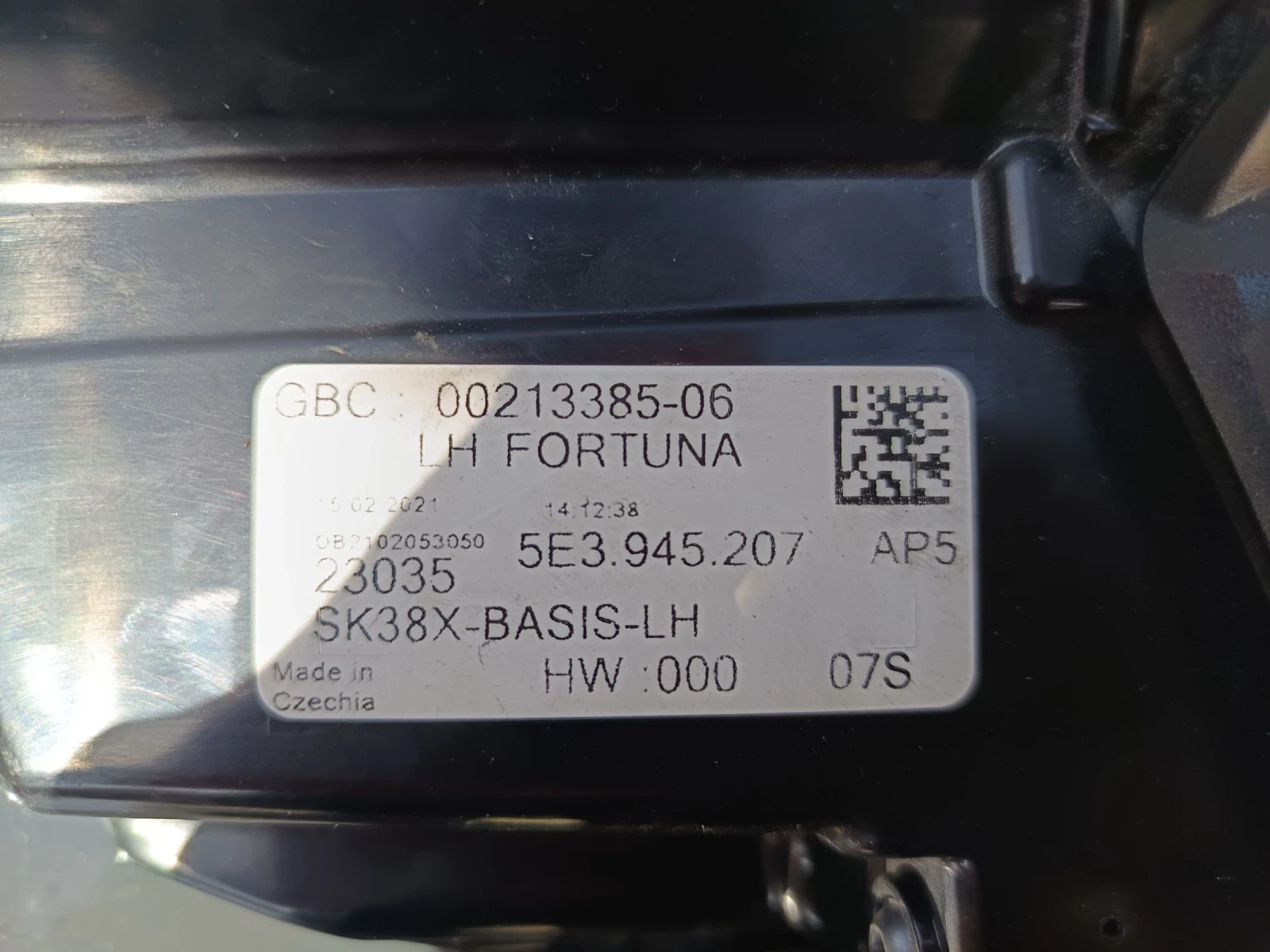 Заден ляв LED стоп за Skoda Octavia IV 5e3945207 , снимка 2 - Части - 53759038