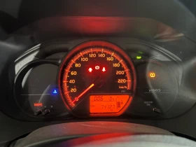 Toyota Yaris 1.0vvti, снимка 8