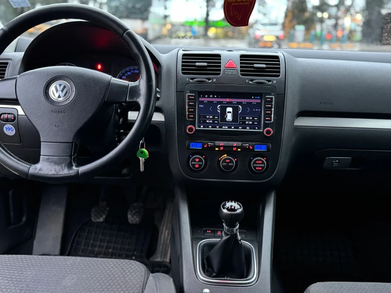 VW Jetta, снимка 9 - Автомобили и джипове - 48170670