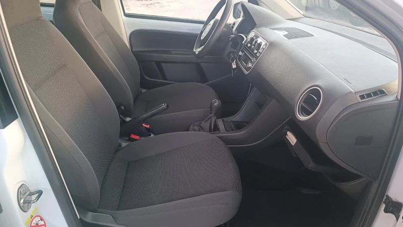 VW Up 1.0i Метан, снимка 10 - Автомобили и джипове - 49197901