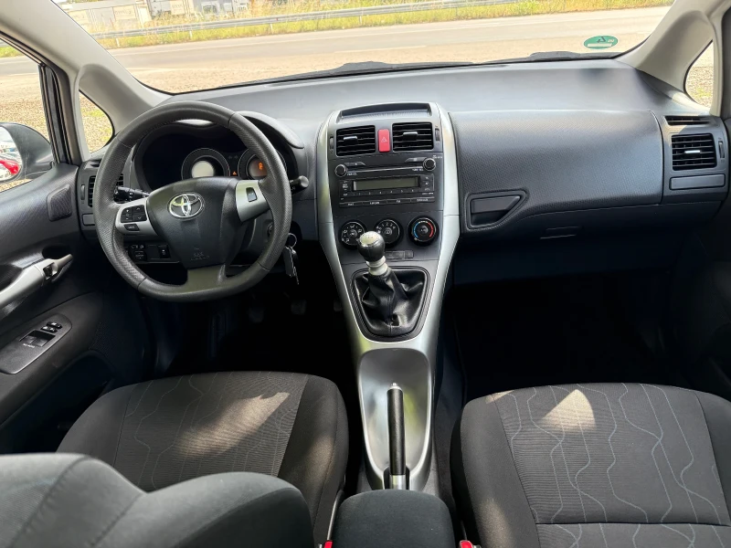 Toyota Auris 1.6 VVT-i Face, снимка 12 - Автомобили и джипове - 50983719