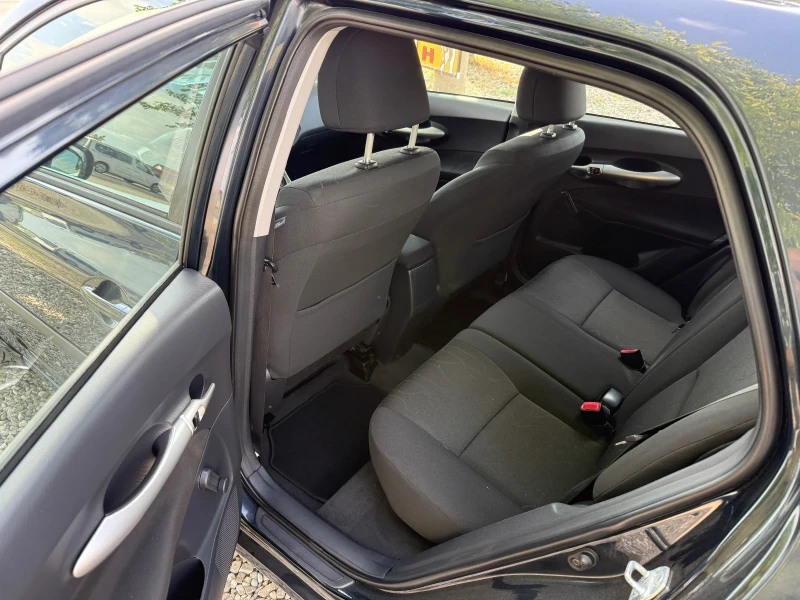 Toyota Auris 1.6 VVT-i Face, снимка 8 - Автомобили и джипове - 50983719