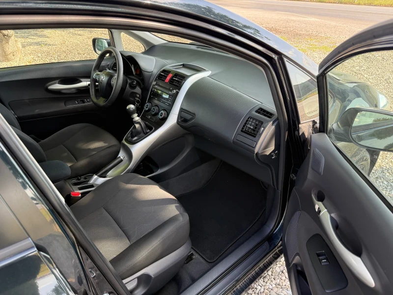 Toyota Auris 1.6 VVT-i Face, снимка 10 - Автомобили и джипове - 50983719