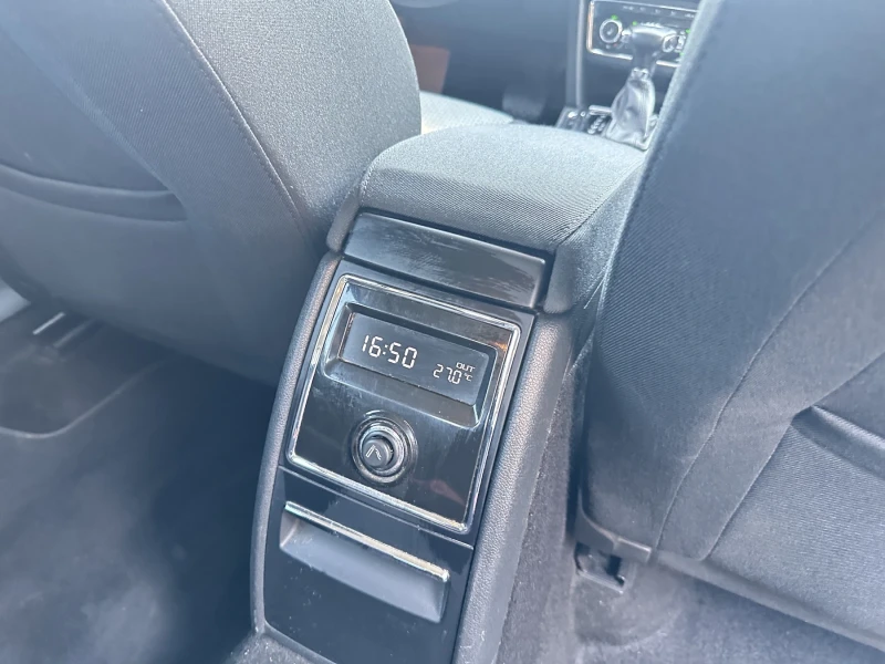 Skoda Superb Premium, снимка 8 - Автомобили и джипове - 52368520