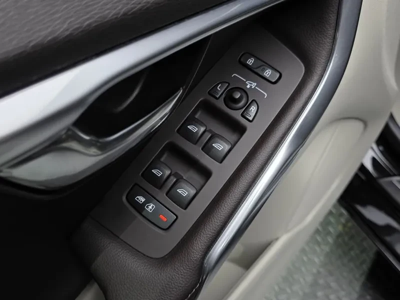 Volvo V40 T5, снимка 17 - Автомобили и джипове - 55562310