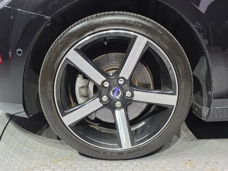 Volvo V40 T5, снимка 4 - Автомобили и джипове - 55562310