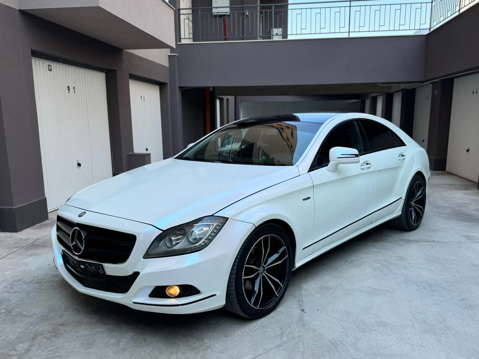 Mercedes-Benz CLS 350 White chameleone - изображение 3