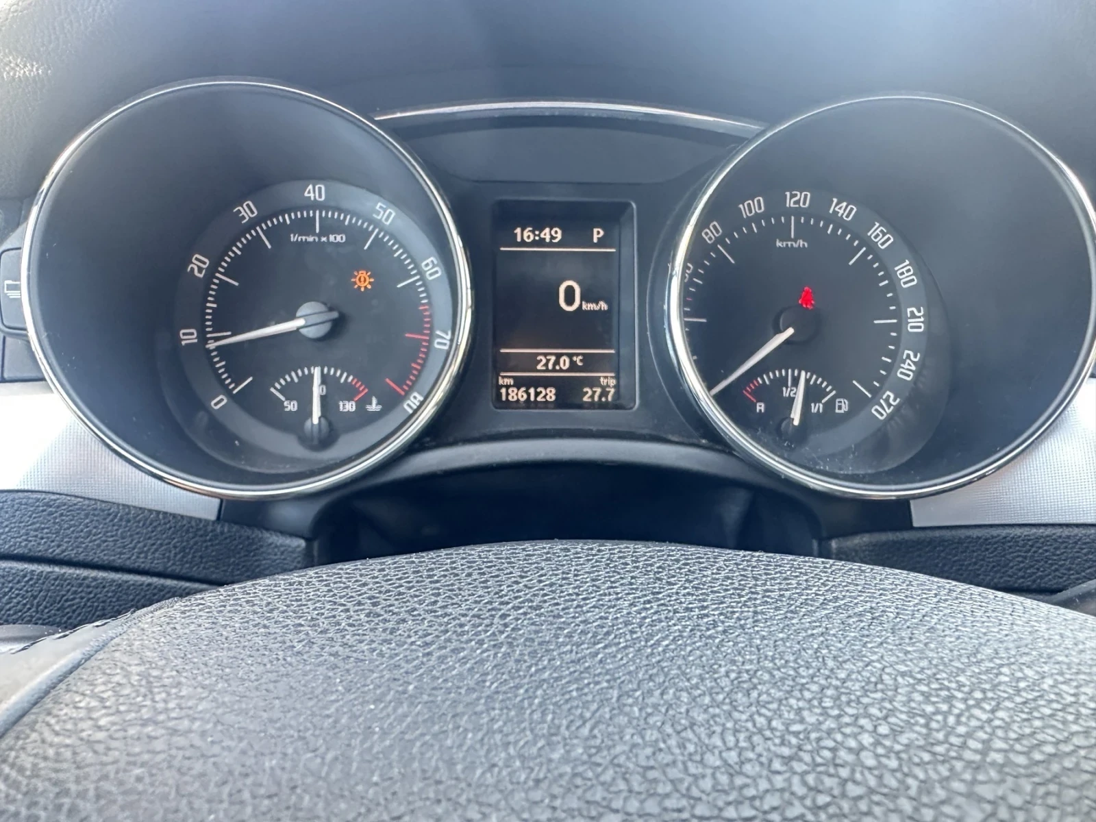 Skoda Superb Premium - изображение 9