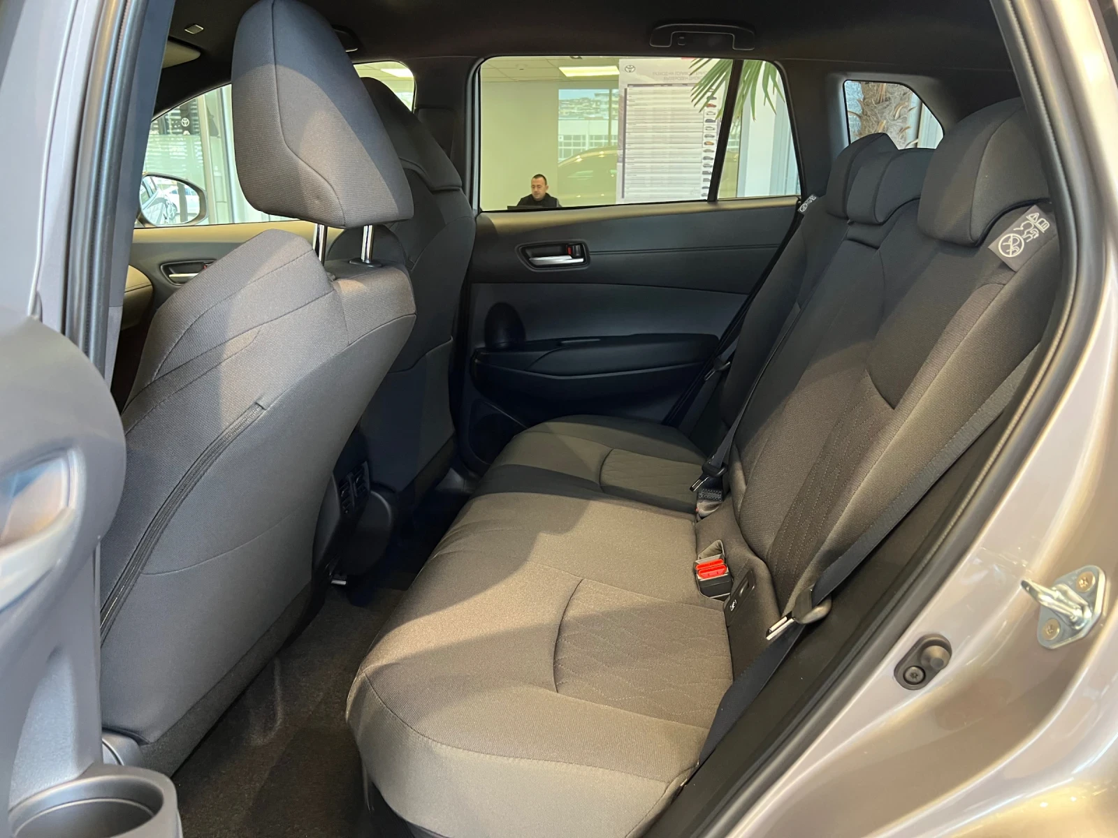 Toyota Corolla Cross 2.0 Hybrid Executive Plus AWD | Mobile.bg � ����������� 16