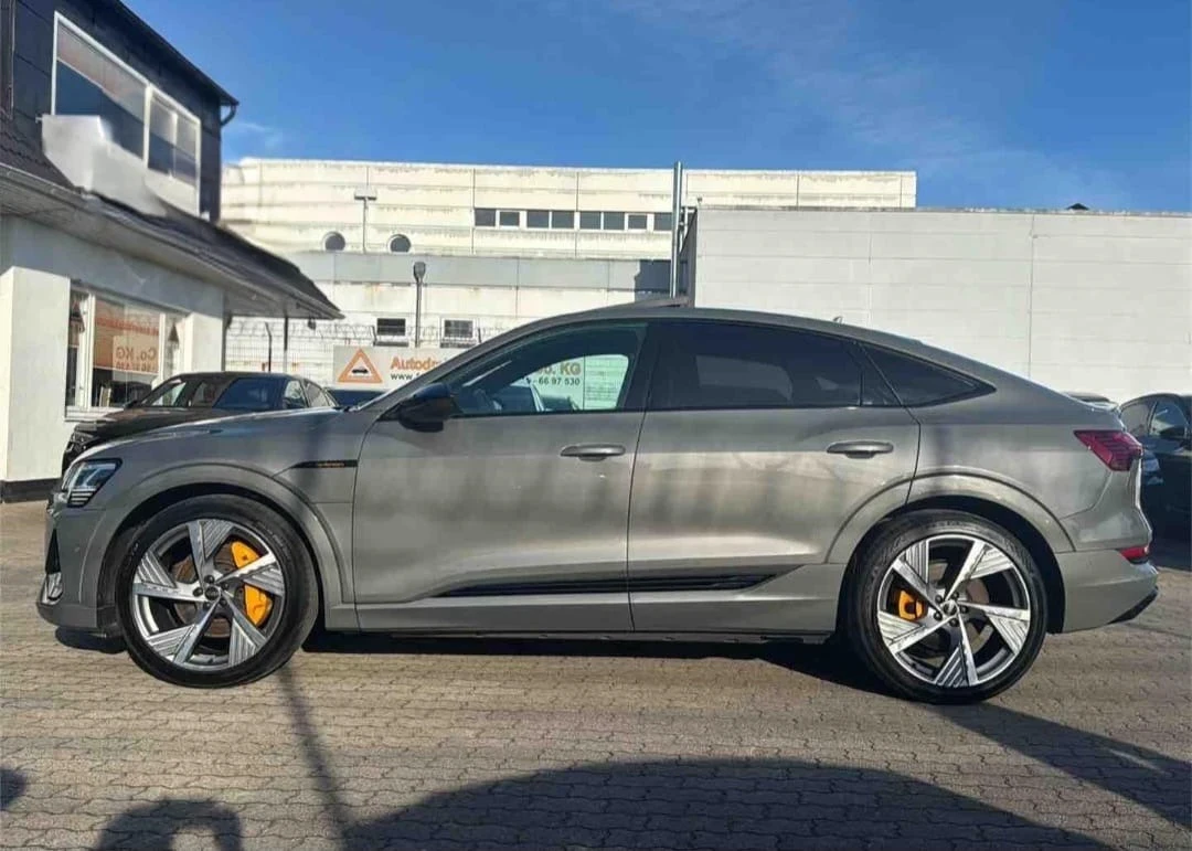 Audi E-Tron 55/2xSline/Sportback/Black Edition/Pano /Led, снимка 7 - Автомобили и джипове - 53951413