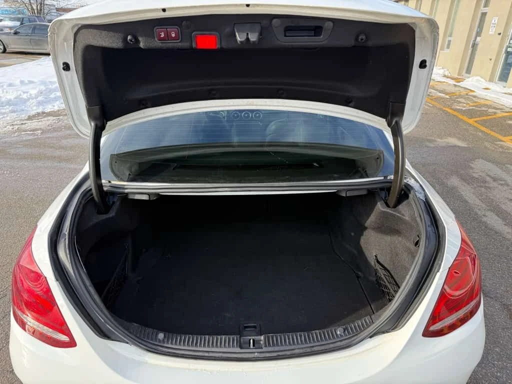 Mercedes-Benz C 300 4MATIC/ Navigation/Pano Sunroof/Rear Camera/, снимка 17 - Автомобили и джипове - 53976205