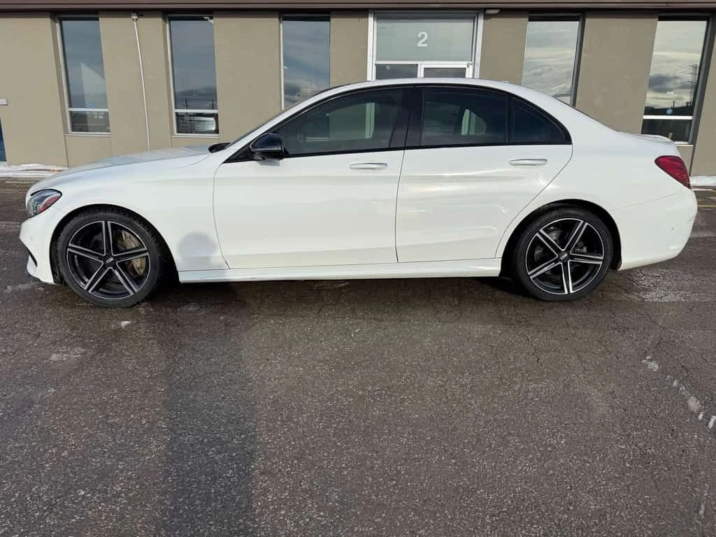 Mercedes-Benz C 300 4MATIC/ Navigation/Pano Sunroof/Rear Camera/, снимка 4 - Автомобили и джипове - 53976205