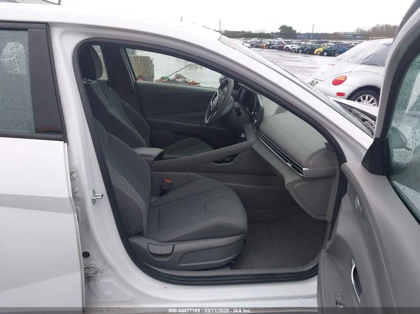 Hyundai Elantra 1.6l Hybrid Blue, снимка 5 - Автомобили и джипове - 54619193