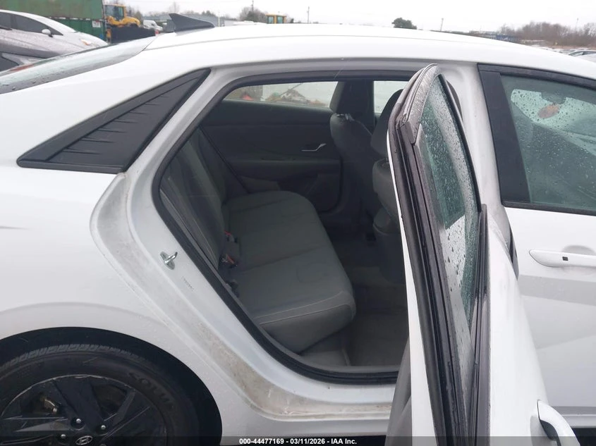 Hyundai Elantra 1.6l Hybrid Blue, снимка 8 - Автомобили и джипове - 54619193
