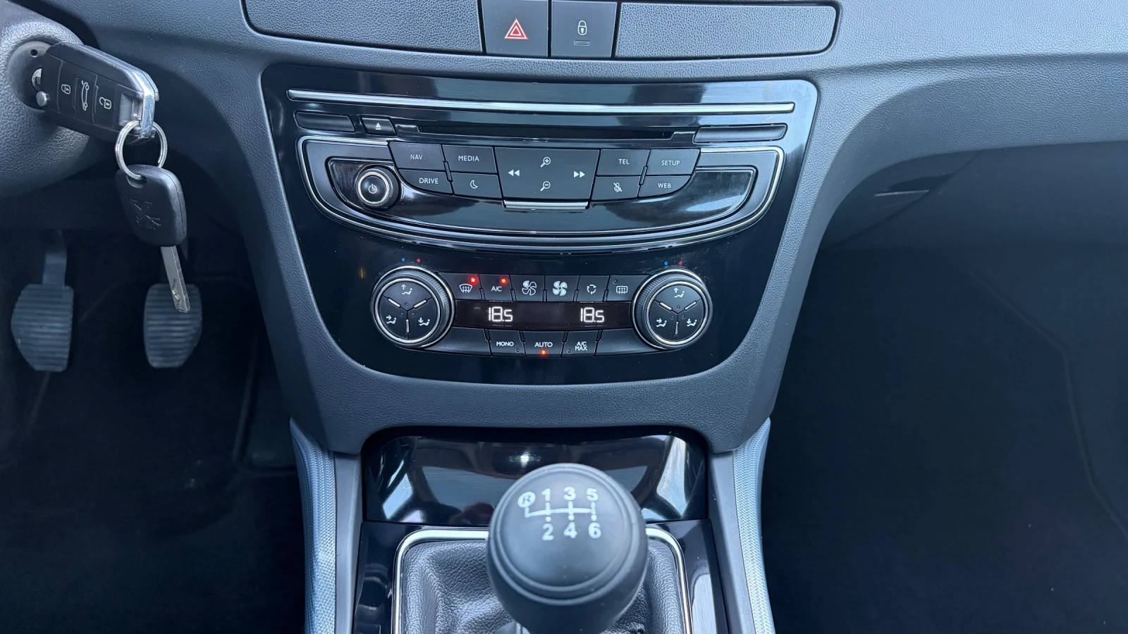 Peugeot 508 2.0HDI/150к.с./LED/NAVI/PANORAMA, снимка 11 - Автомобили и джипове - 54859761