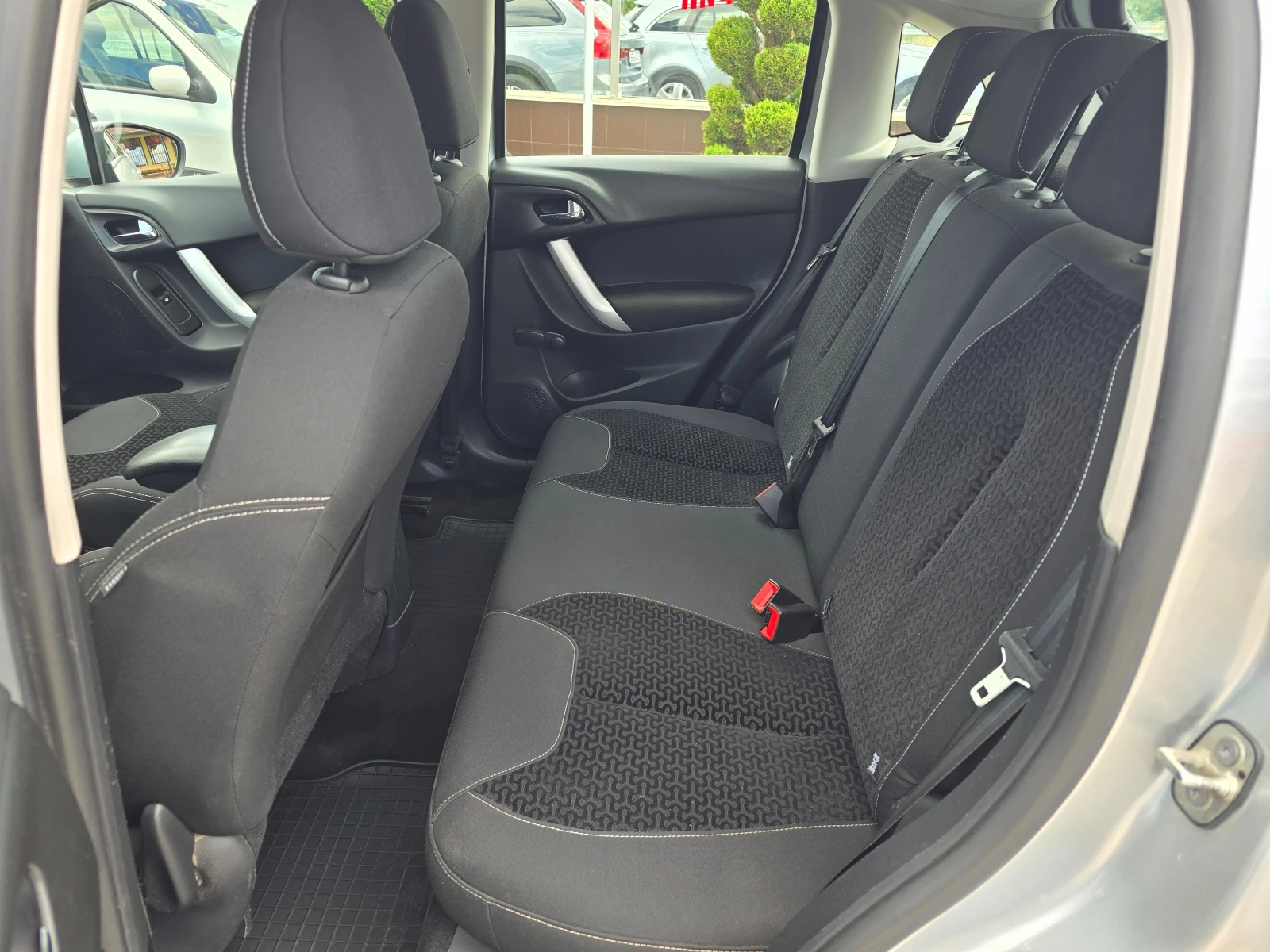Citroen C3 1.4 БЕНЗИН ! ! РЕАЛНИ КИЛОМЕТРИ, снимка 13 - Автомобили и джипове - 55220438