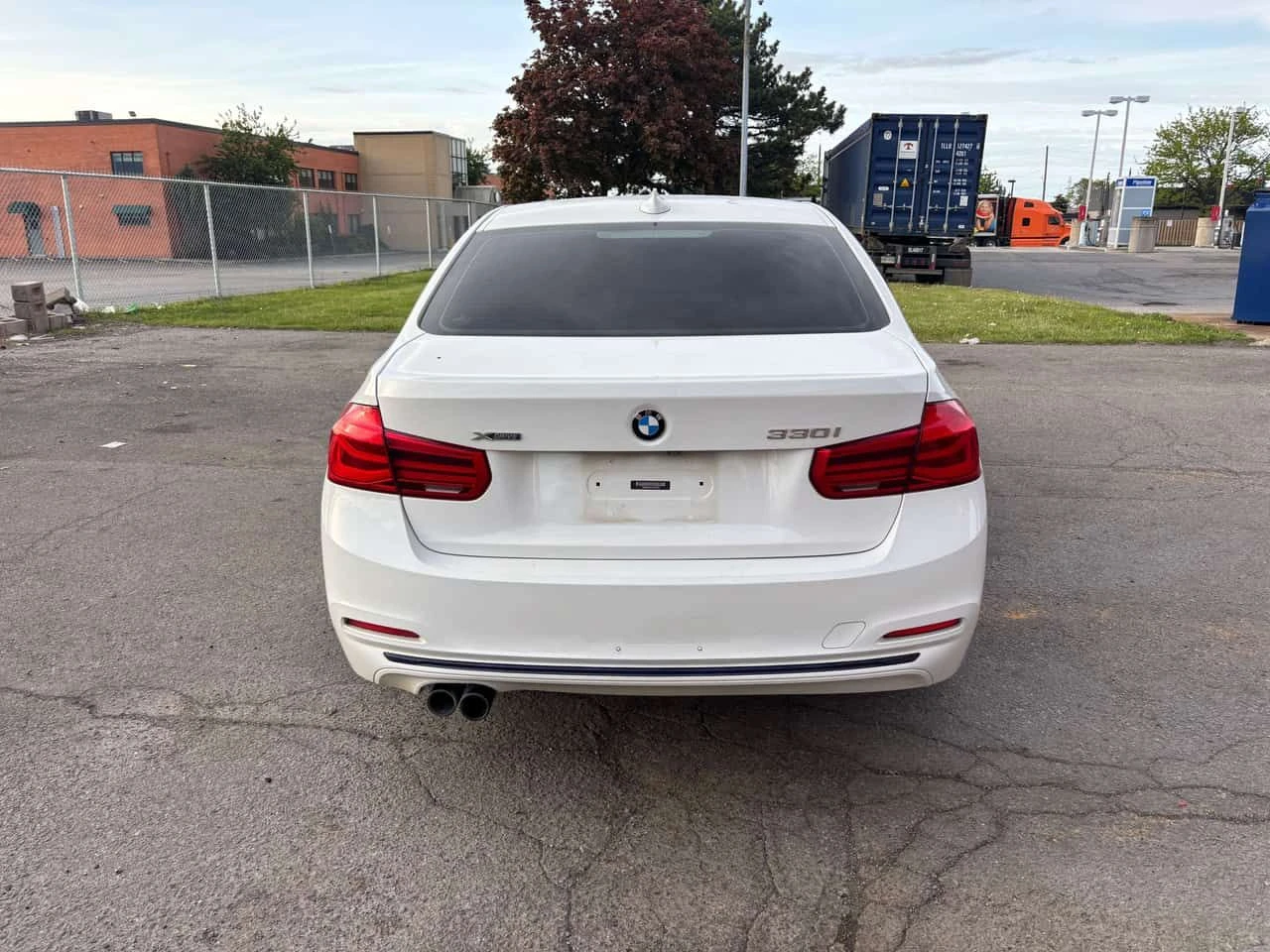 BMW 330 * xDrive, Leather Interior, Safety Inspection * , снимка 3 - Автомобили и джипове - 55395436