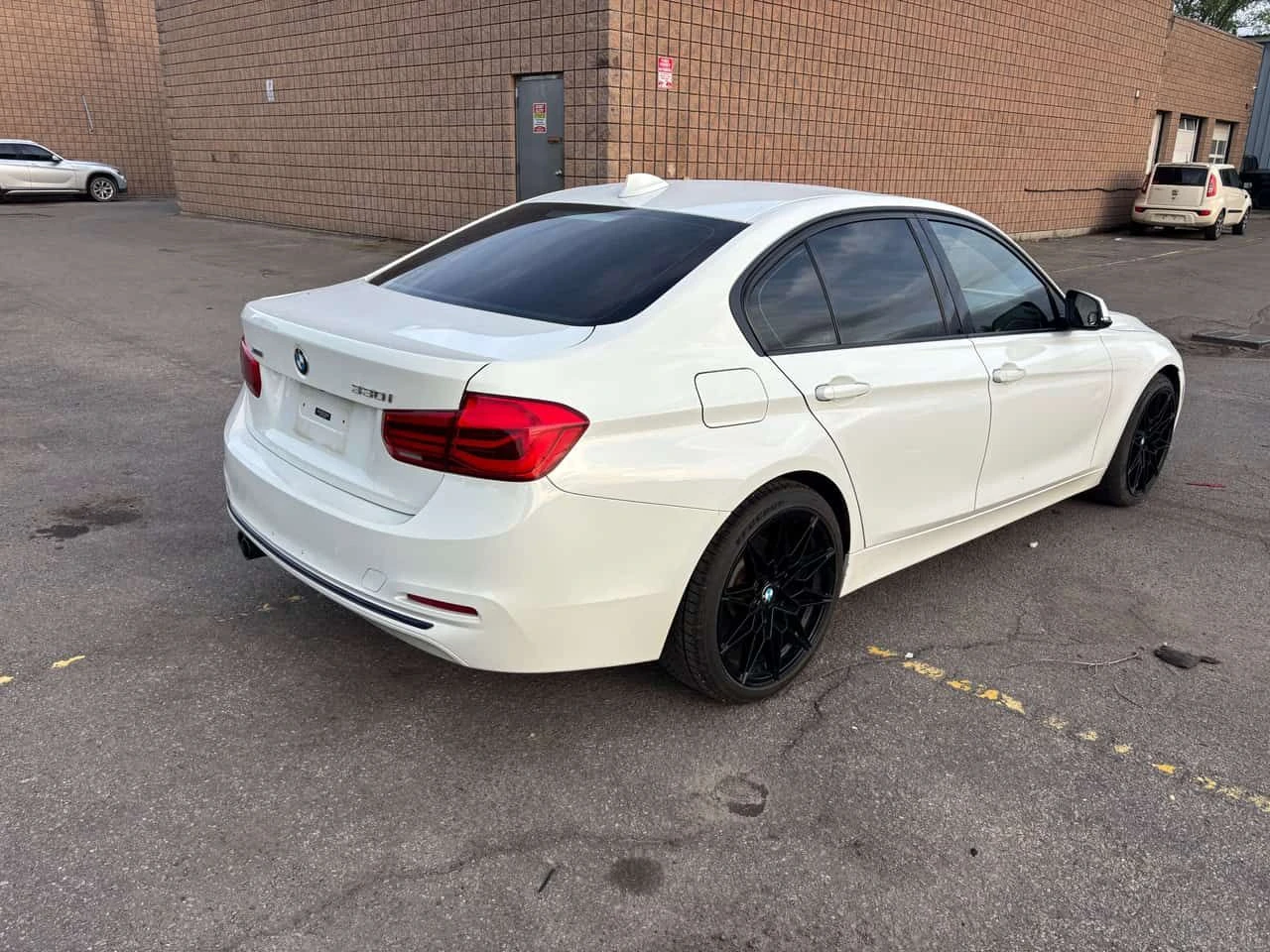 BMW 330 * xDrive, Leather Interior, Safety Inspection * , снимка 6 - Автомобили и джипове - 55395436
