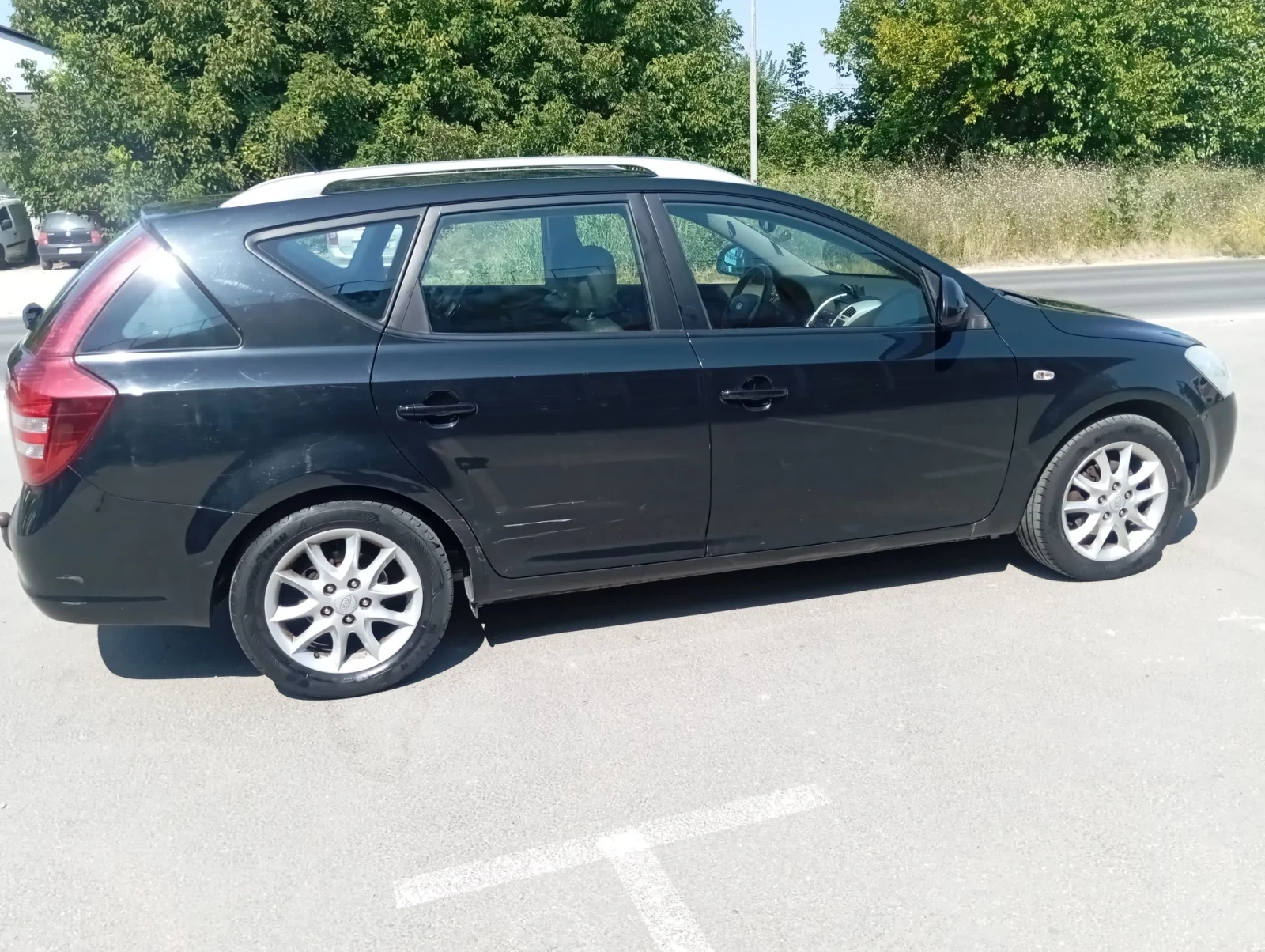 Kia Ceed 1.6 дизел , снимка 4 - Автомобили и джипове - 55938221
