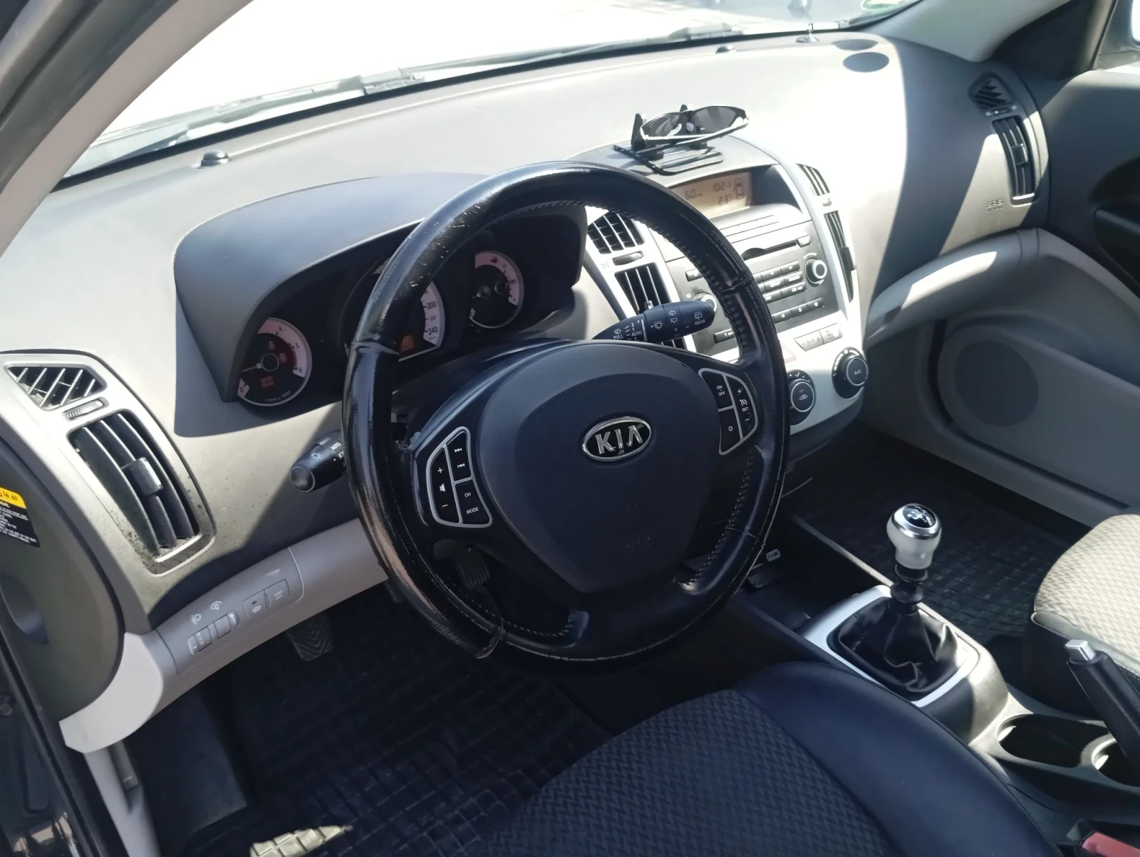 Kia Ceed 1.6 дизел , снимка 16 - Автомобили и джипове - 55938221