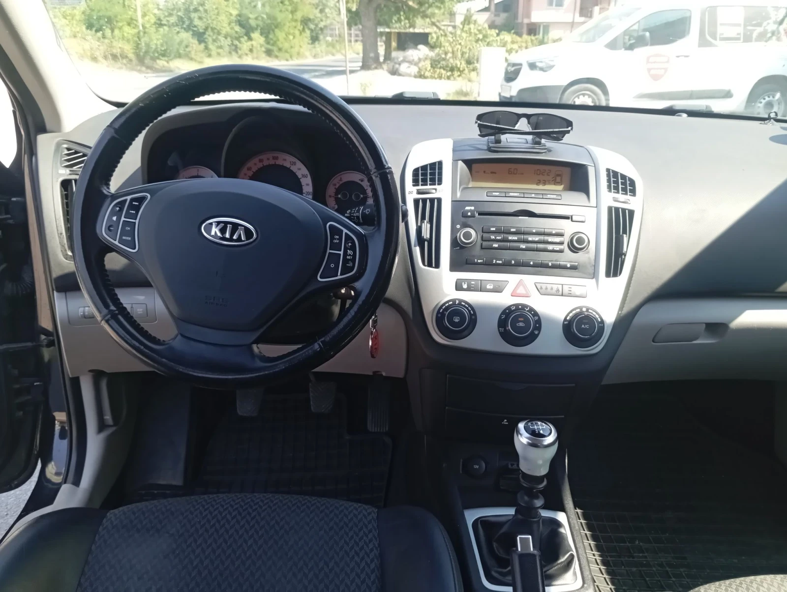 Kia Ceed 1.6 дизел , снимка 9 - Автомобили и джипове - 55938221