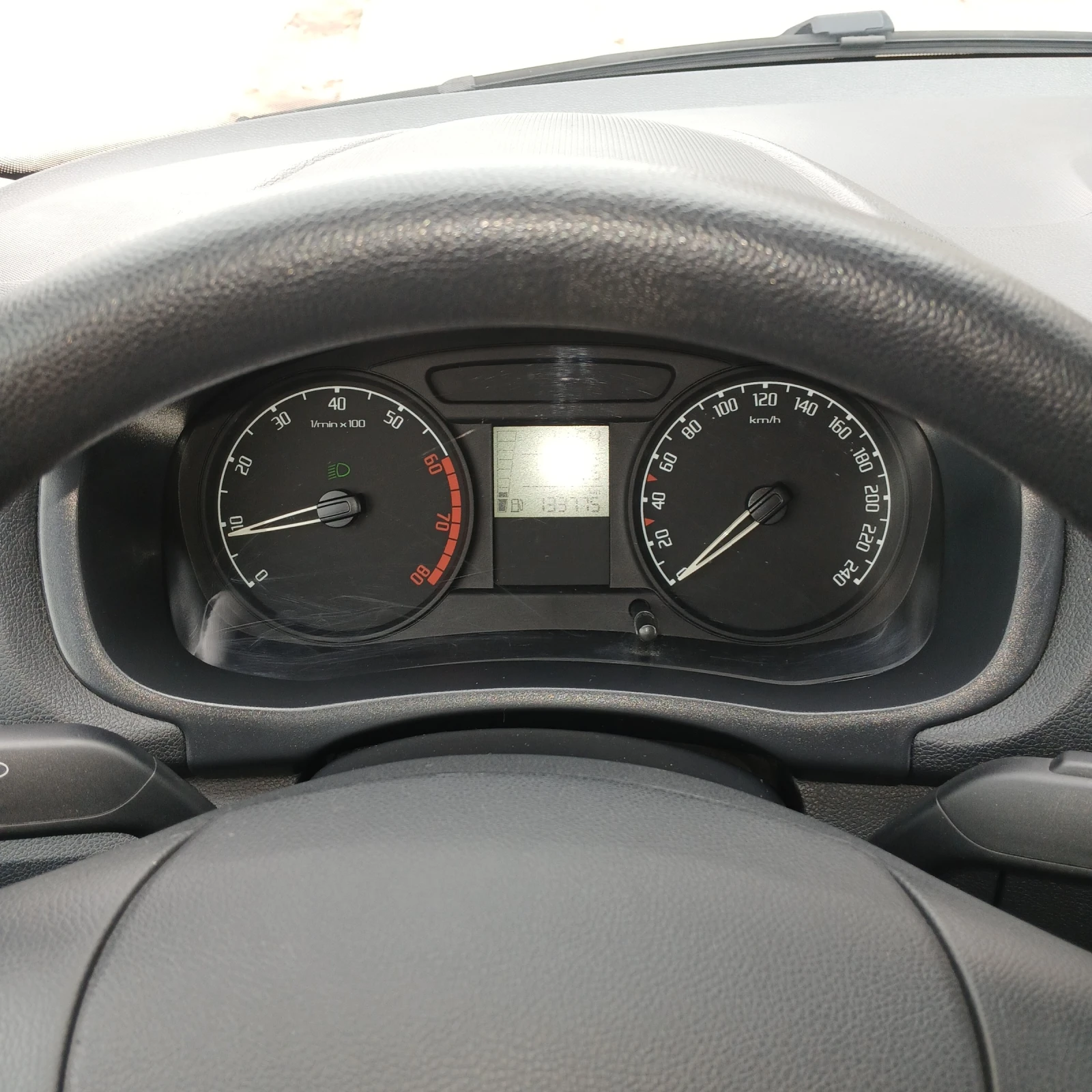Skoda Fabia, снимка 10 - Автомобили и джипове - 56562805