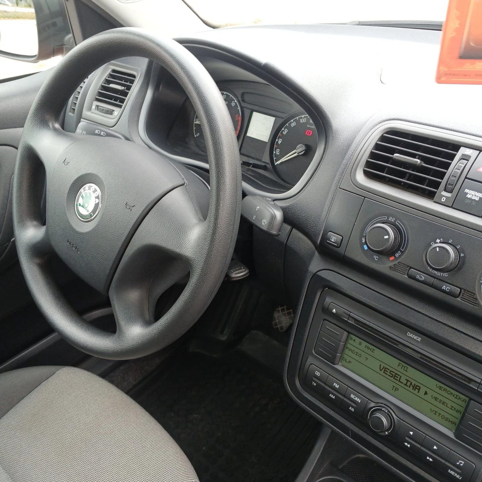 Skoda Fabia, снимка 9 - Автомобили и джипове - 56562805