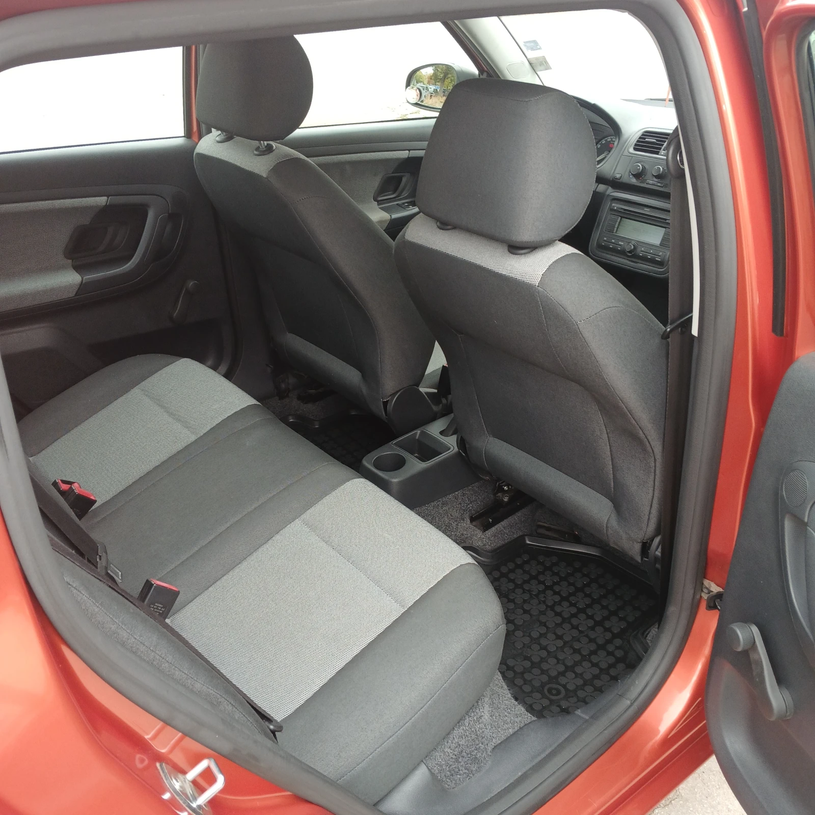 Skoda Fabia, снимка 17 - Автомобили и джипове - 56562805
