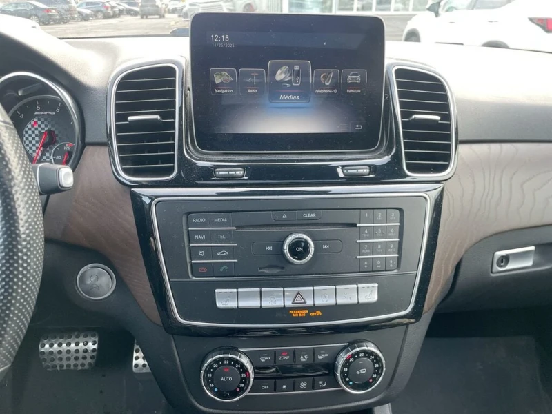 Mercedes-Benz GLE * AMG 43 / Cuir / Camera / Navi * CARFAX * ЦЕНА ДО, снимка 12 - Автомобили и джипове - 52914686