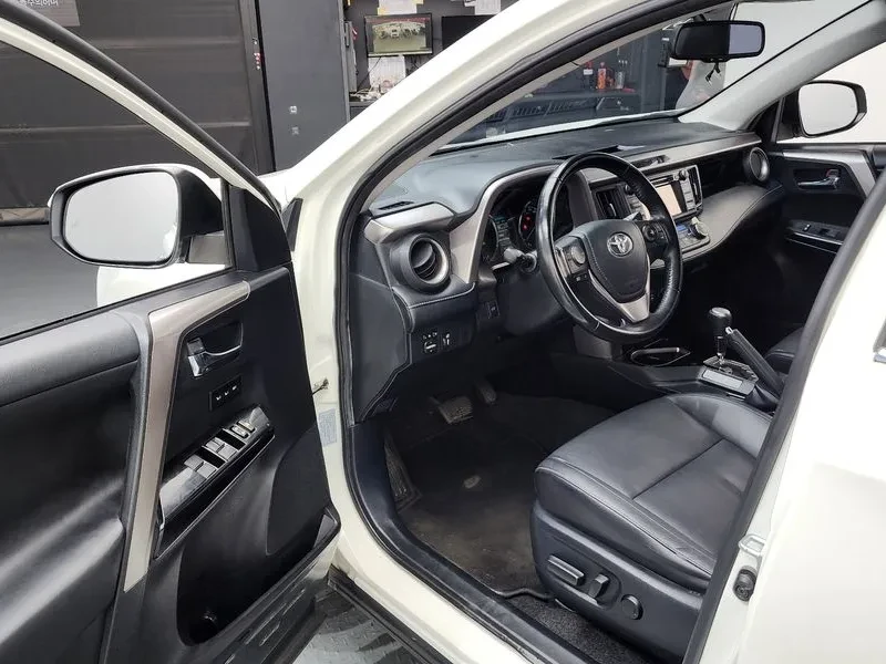 Toyota Rav4 2.5 4Wd , снимка 10 - Автомобили и джипове - 55702013