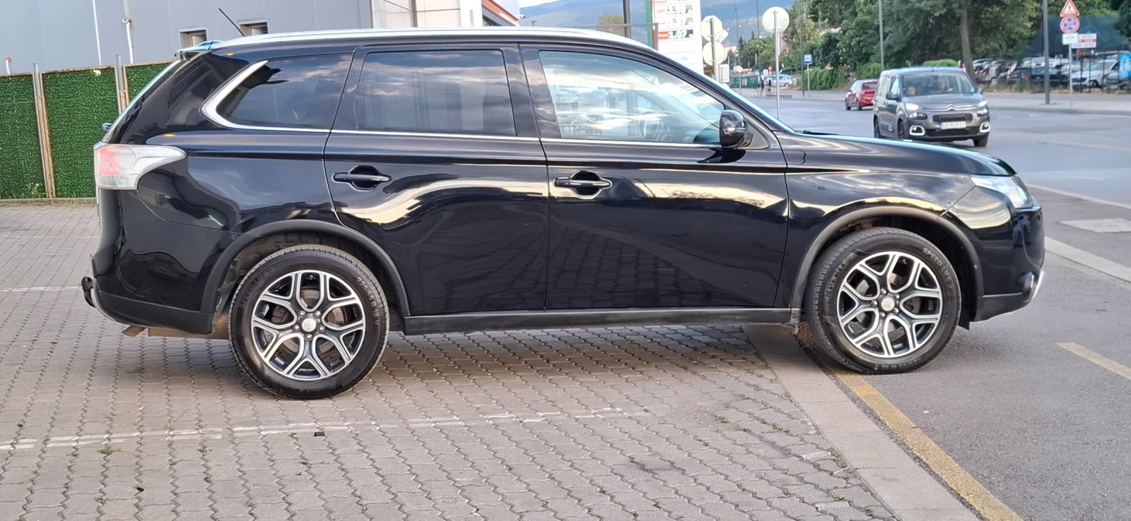 Mitsubishi Outlander 2.2Di 7 Местен 4х4 navi Led Xenon - изображение 6