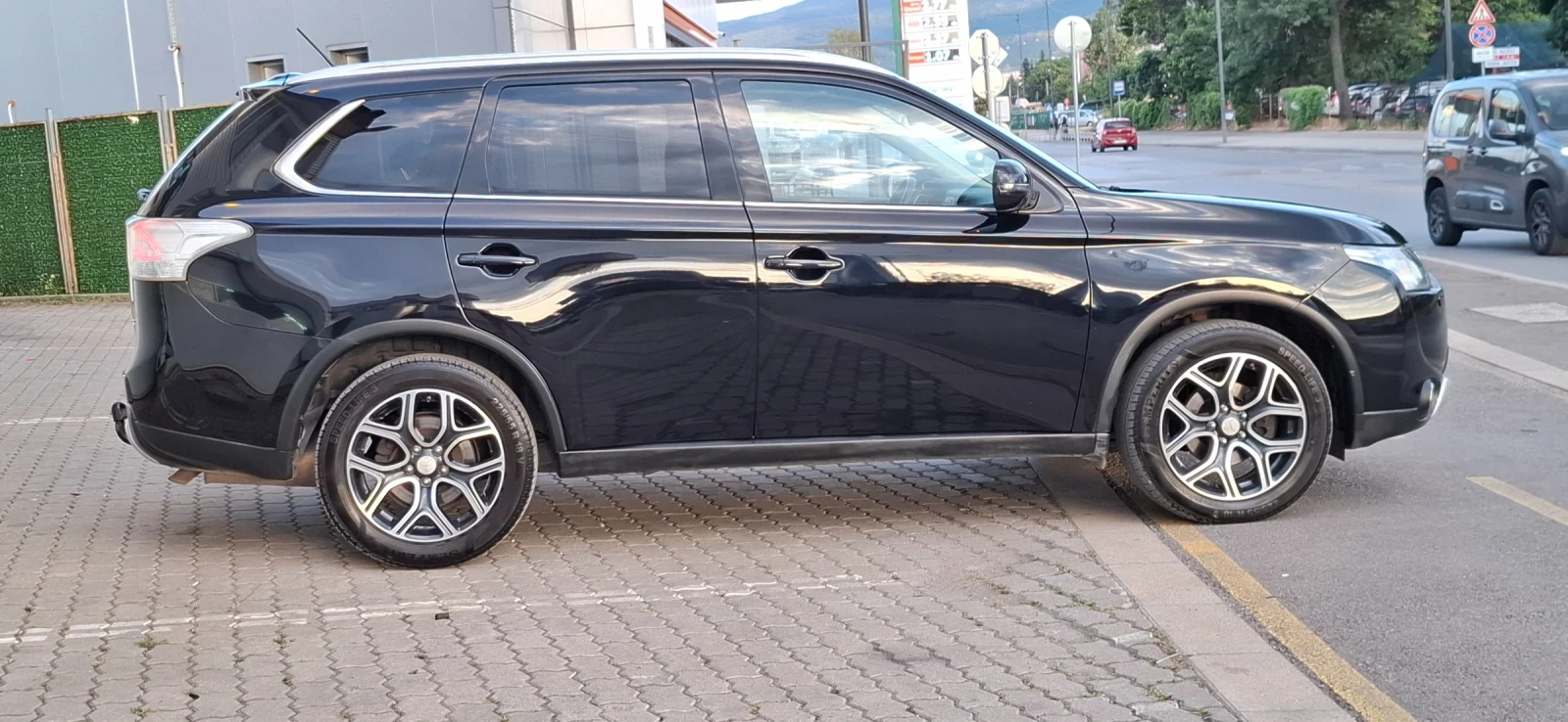 Mitsubishi Outlander 2.2Di 7 Местен 4х4 navi Led Xenon - изображение 7