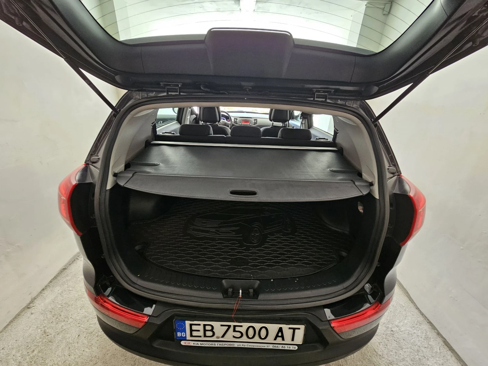 Kia Sportage 1.6GDI на 50268км, първи собственик, снимка 14 - Автомобили и джипове - 54126156