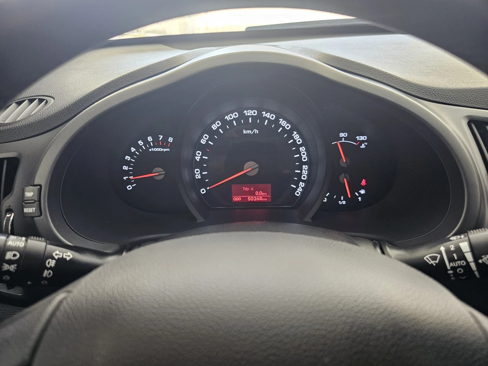 Kia Sportage 1.6GDI на 50268км, първи собственик, снимка 9 - Автомобили и джипове - 54126156