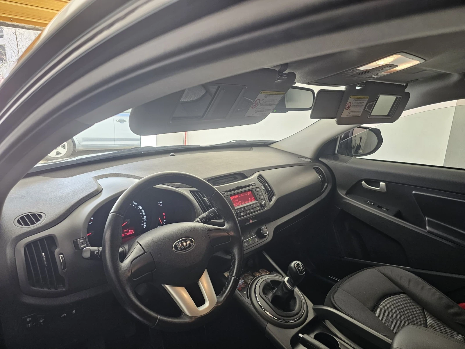 Kia Sportage 1.6GDI на 50268км, първи собственик, снимка 10 - Автомобили и джипове - 54126156