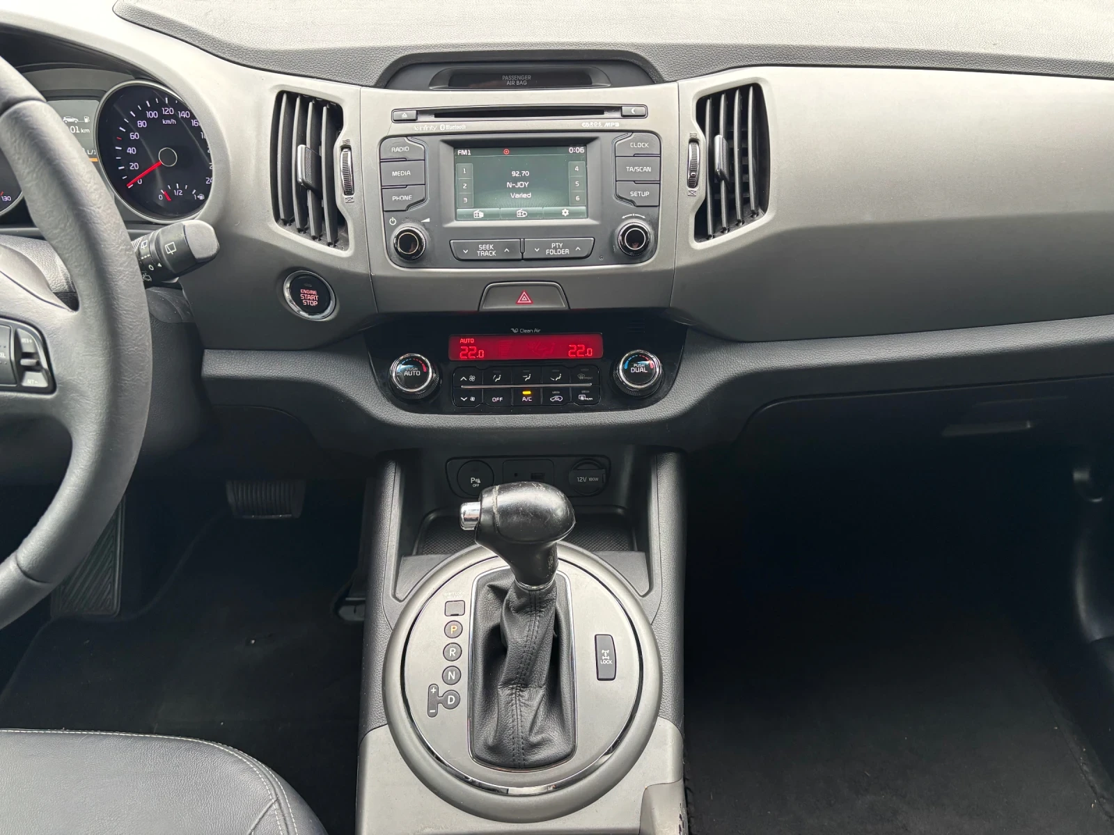 Kia Sportage 2.0 crdi / Facelift / 4x4 / Автоматик / Кожа / , снимка 15 - Автомобили и джипове - 54748932