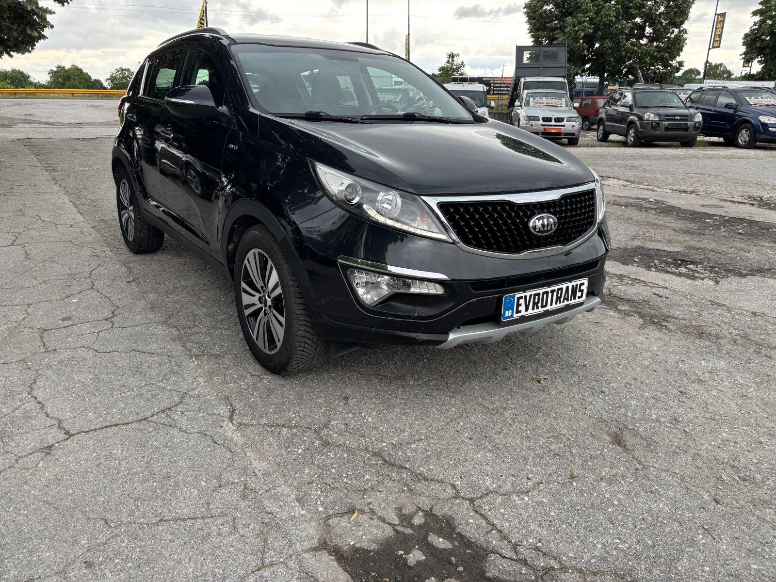 Kia Sportage 2.0 crdi / Facelift / 4x4 / Автоматик / Кожа / , снимка 2 - Автомобили и джипове - 54748932