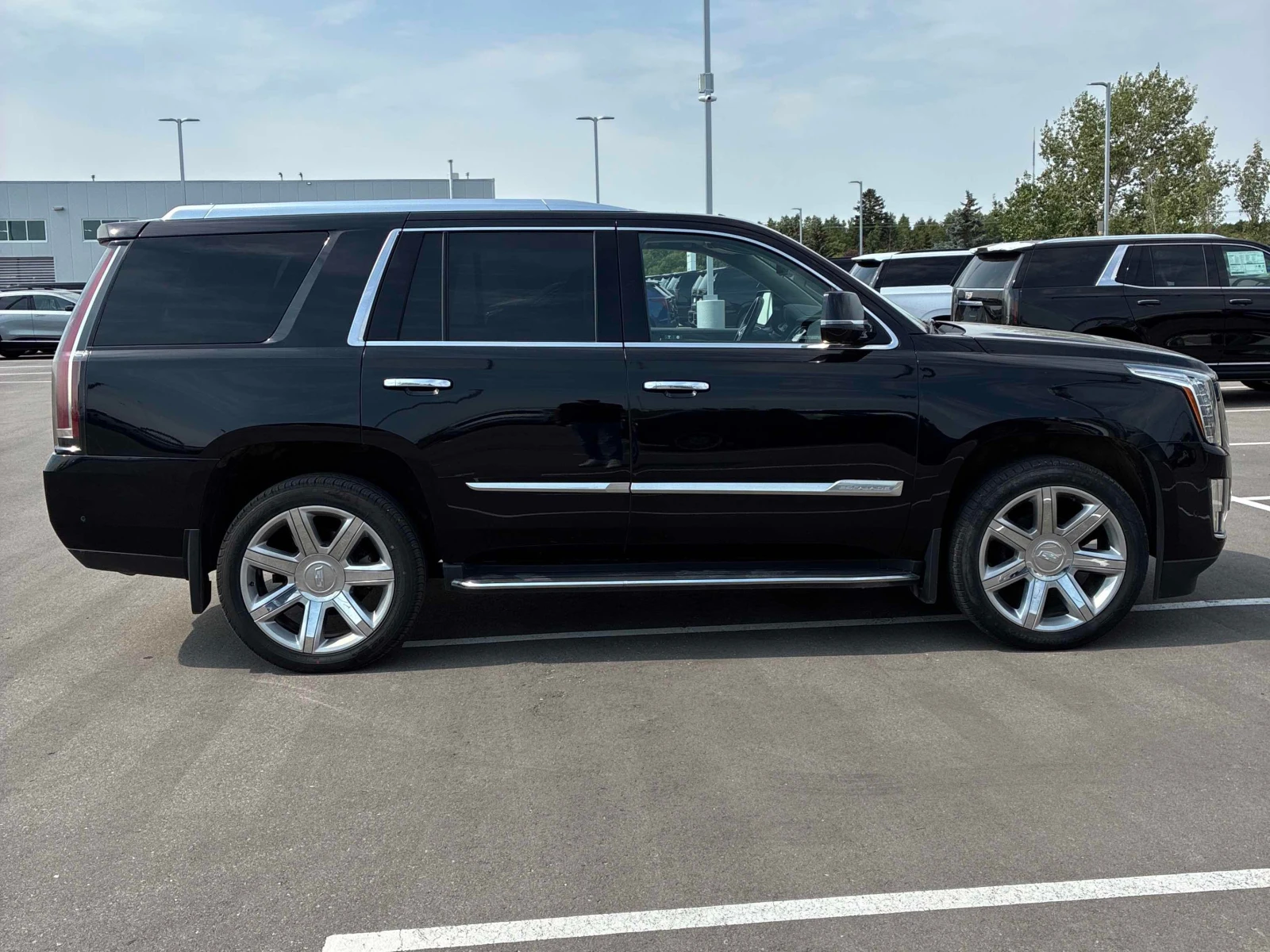 Cadillac Escalade * Luxury * АВТОКРЕДИТ БЕЗ ПЪРВОНАЧАЛНА ВНОСКА* , снимка 15 - Автомобили и джипове - 55847894